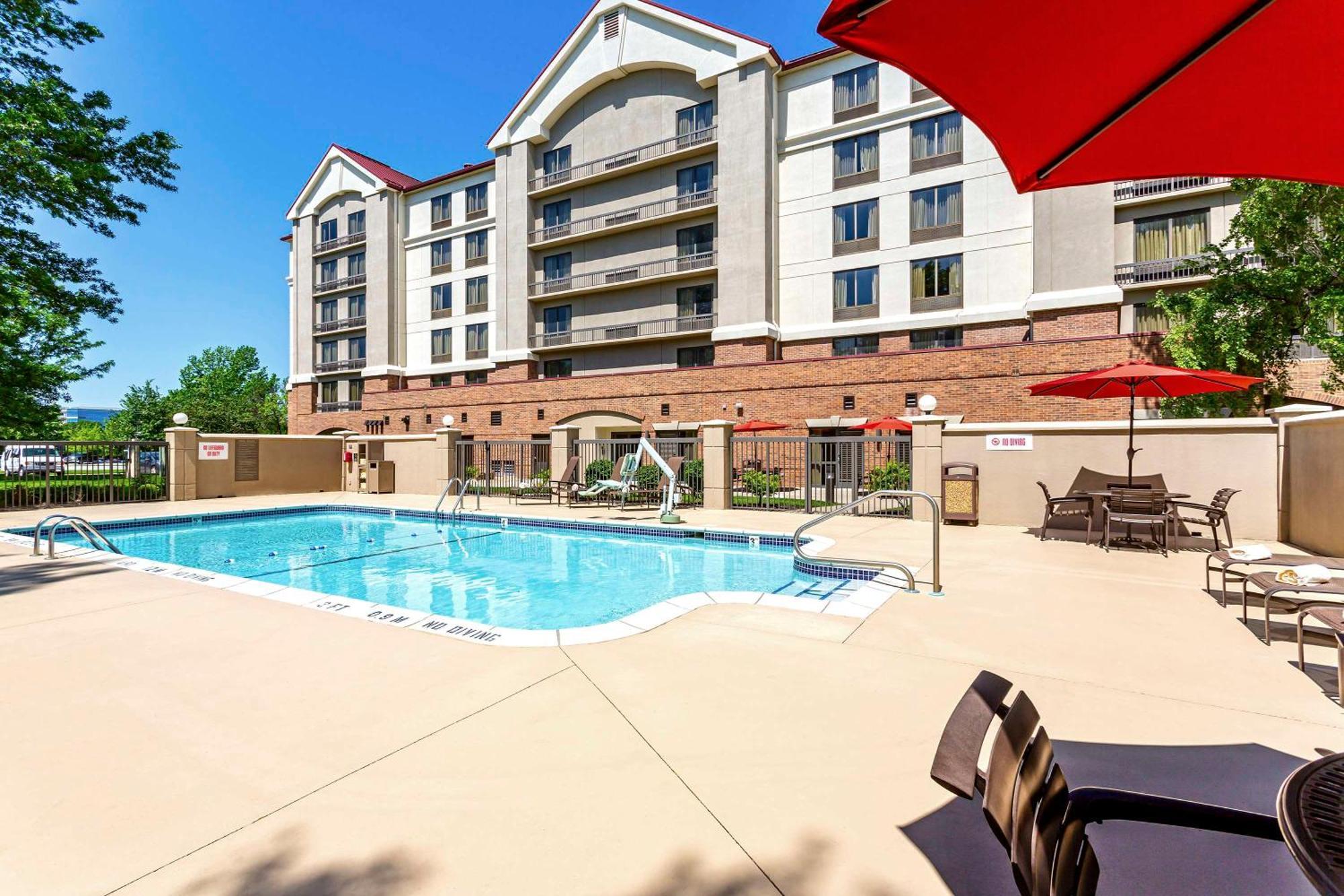 Hyatt Place Kansas City/Overland Park/Convention Center מראה חיצוני תמונה