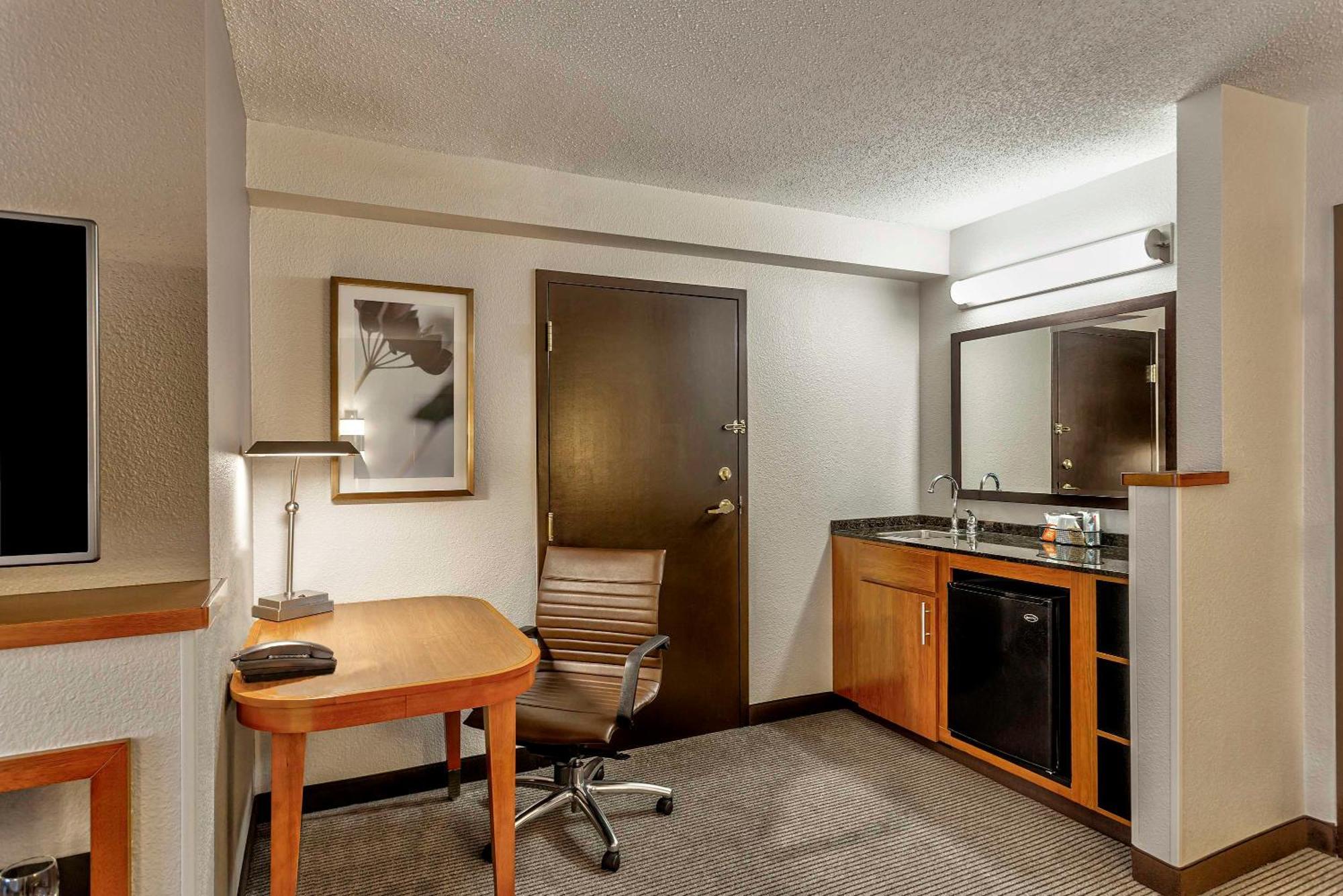 Hyatt Place Kansas City/Overland Park/Convention Center מראה חיצוני תמונה