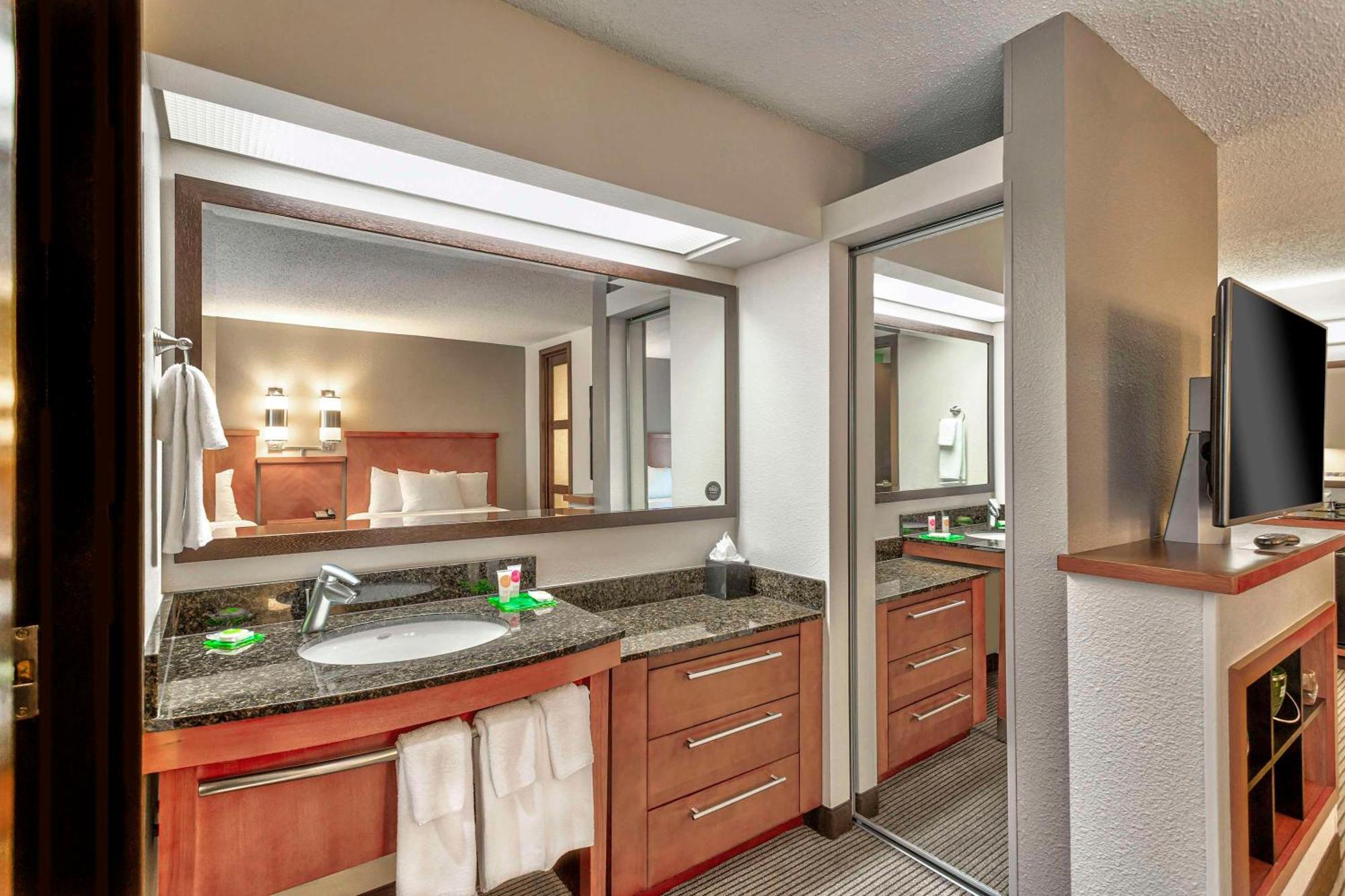 Hyatt Place Kansas City/Overland Park/Convention Center מראה חיצוני תמונה