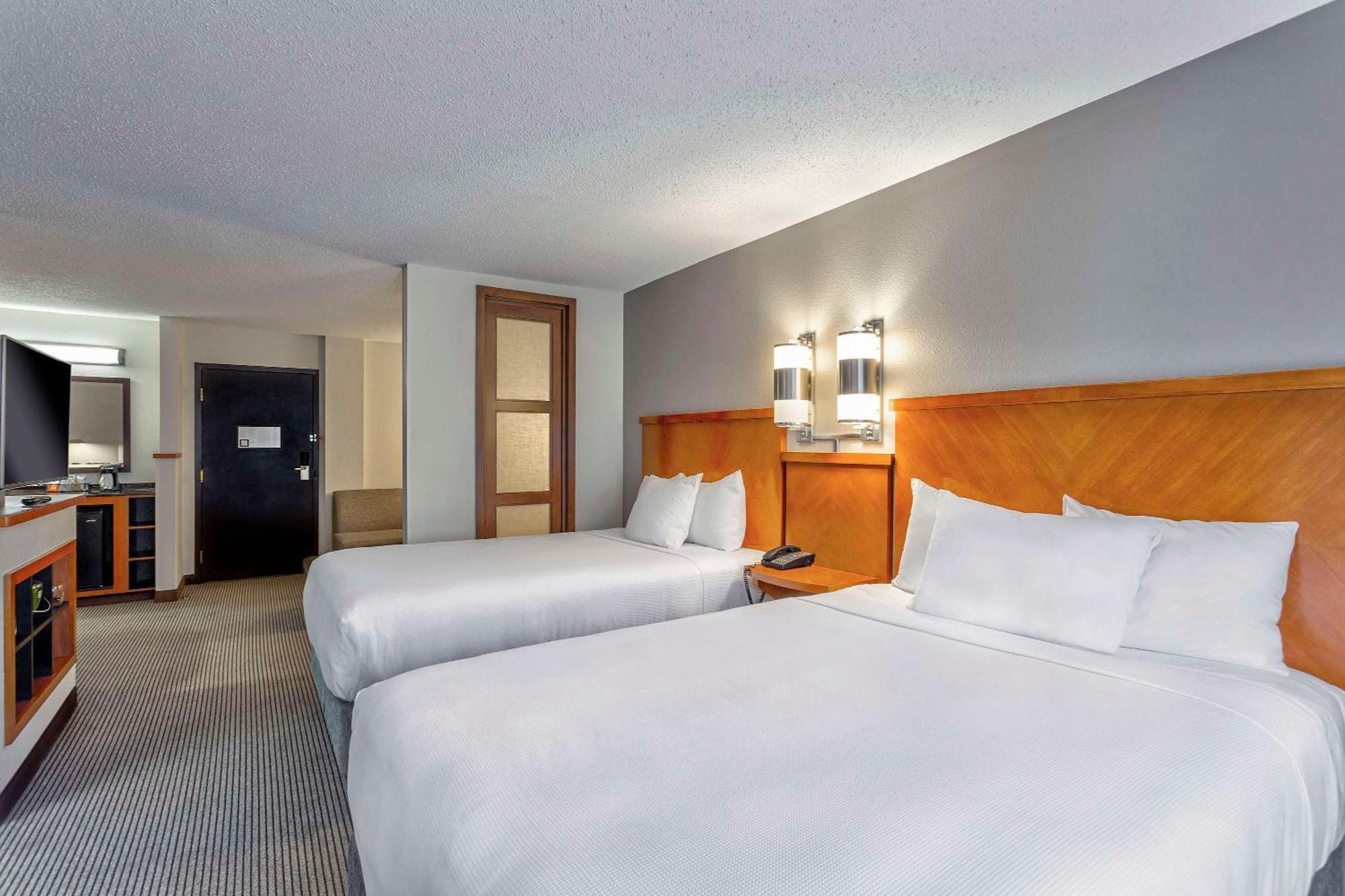 Hyatt Place Kansas City/Overland Park/Convention Center מראה חיצוני תמונה