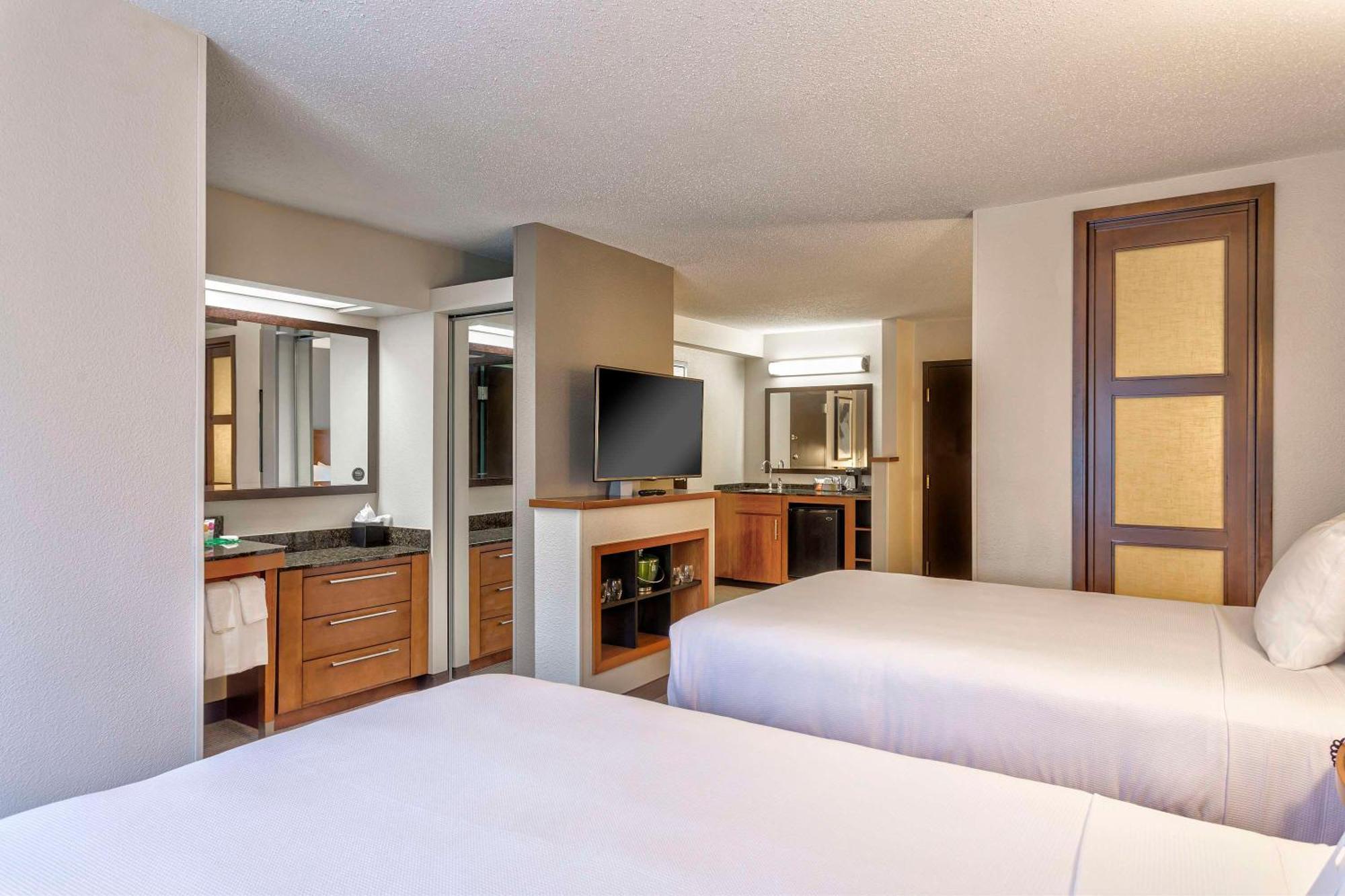 Hyatt Place Kansas City/Overland Park/Convention Center מראה חיצוני תמונה